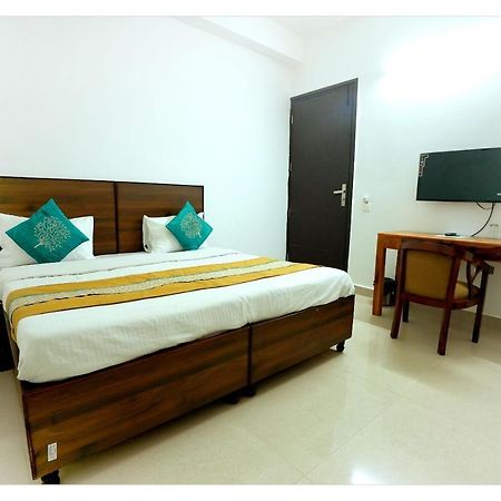 Gupta Residency Near Ajnara Heritage Noida Exterior foto