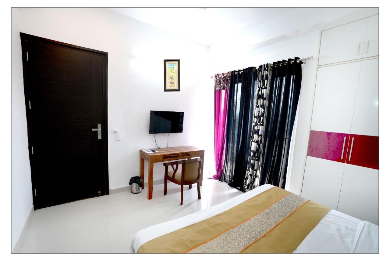 Gupta Residency Near Ajnara Heritage Noida Exterior foto