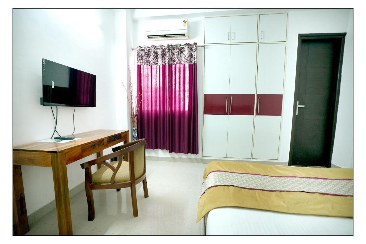 Gupta Residency Near Ajnara Heritage Noida Exterior foto